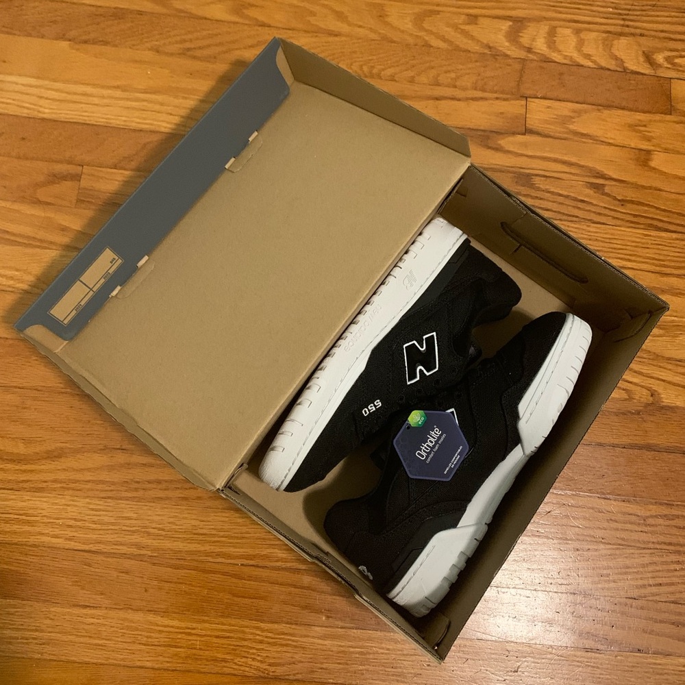New Balance - Men's Sneakers in 550 (Black)